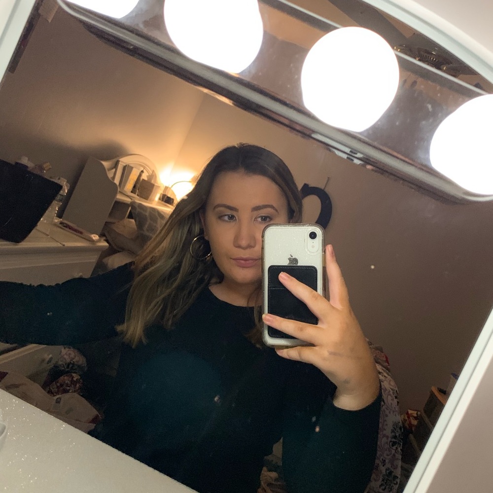 Meet your Posher, Caitlin